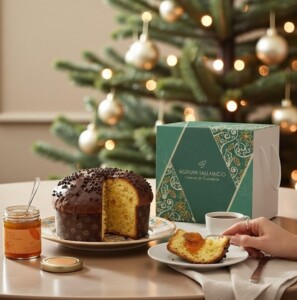 panettone agli agrumi con marmellata agrumi tallarico box regalo panettone agli agrumi l aurum di calabria fetta di panettone agli agrumi con marmellata di agrumi confezione regalo panettone natalizio agrumi tallarico